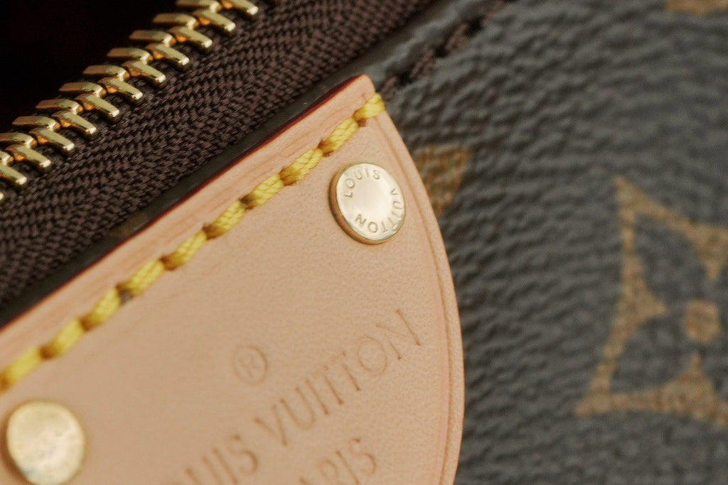 Louis Vuitton M12859 Pochette Tirette Bag