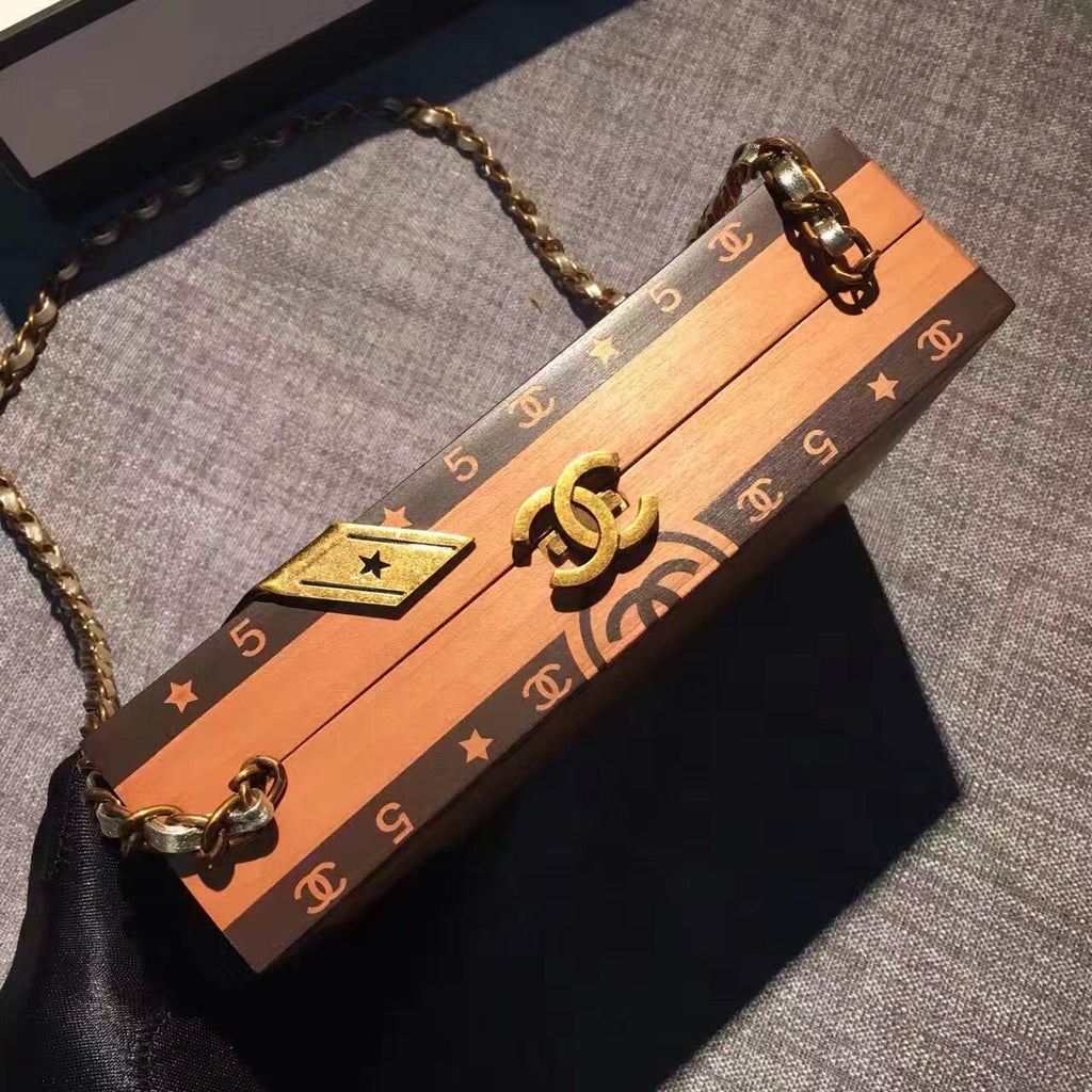 Chanel KISS-LOCK Bag Limited Edition Cruise 2016/17 Cuba Runway